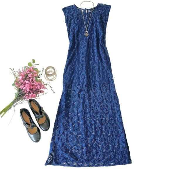 Love Reign Women's Maxi Dress Blue Floral Lace Size Medium Slits Party Holidays - Picture 12 of 12